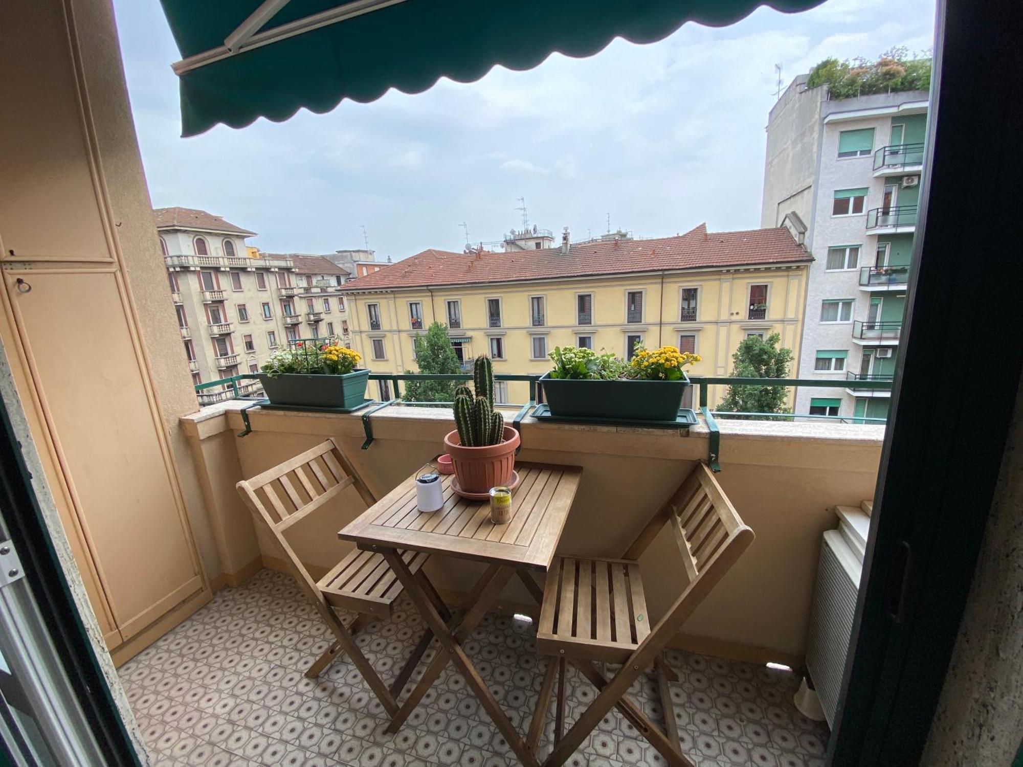 Daniela'S Spazioso Appartamento Ai Navigli Milano Exterior foto